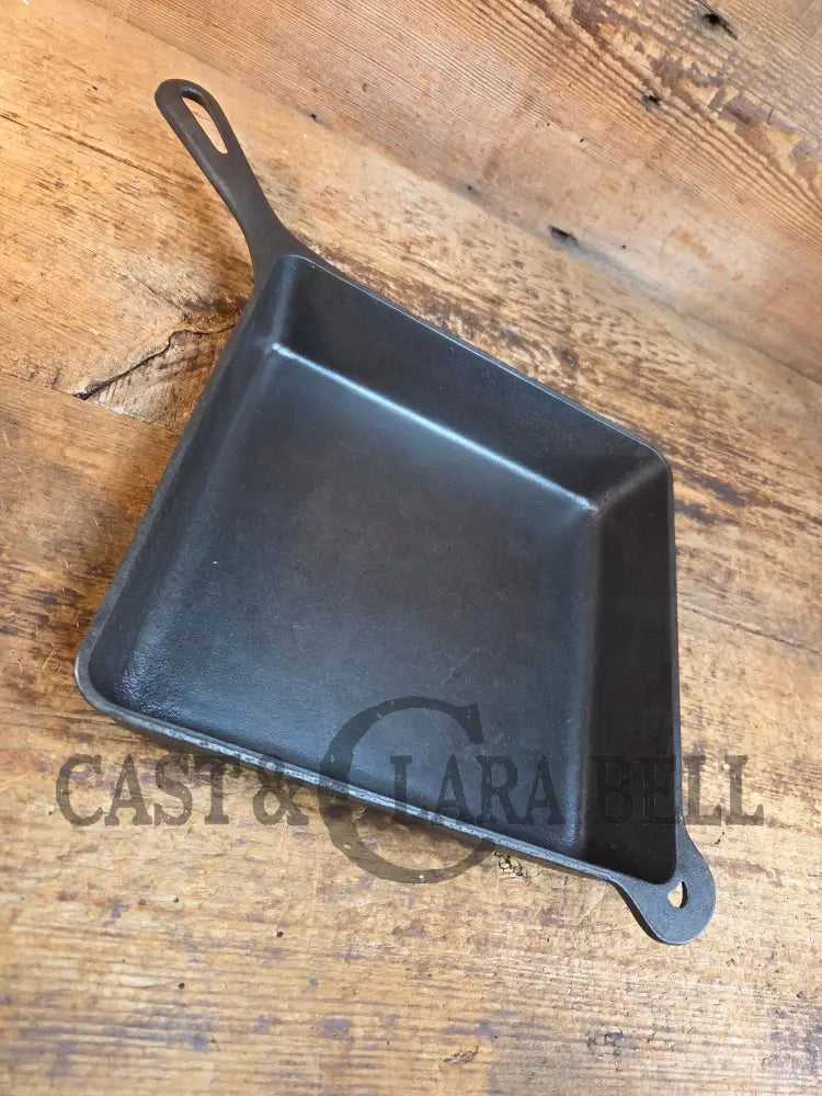 1940βs Griswold No. 768 Square-Fry Skillet with Small Block Logo Erie PA βEβ - Skillet