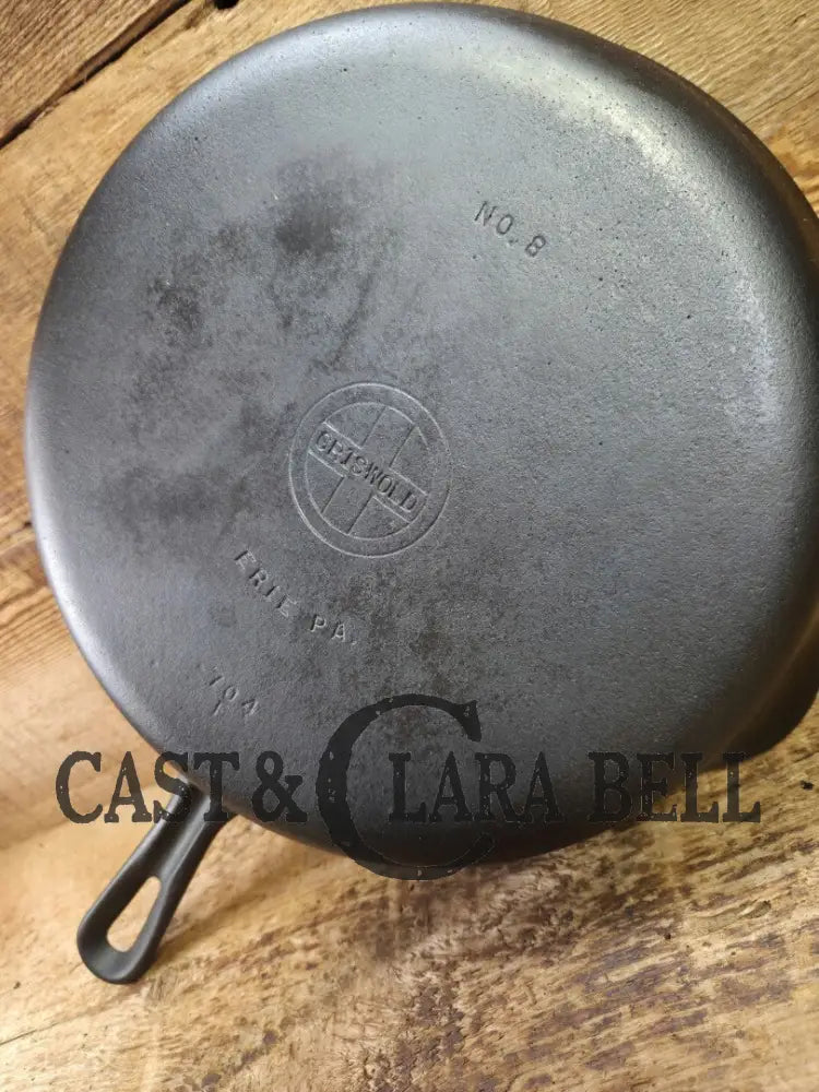 1940’s Griswold No. 8 Cast Iron Skillet with GROOVE handle and Small Block Logo 704 F. In beautiful condition. Almost