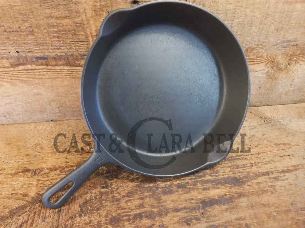 1940’s Griswold No. 8 Cast Iron Skillet with GROOVE handle and Small Block Logo 704 N - Skillet
