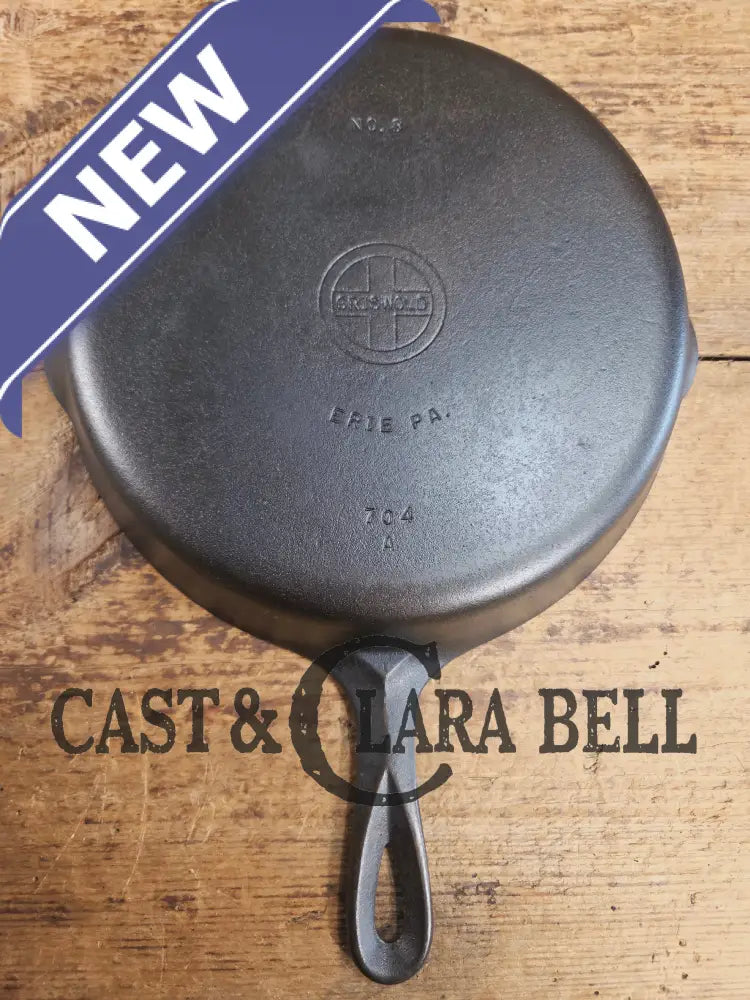 1940’s Griswold No. 8 Cast Iron Skillet with Small Block Logo 704 A. In beautiful condition. Almost mint Skillet