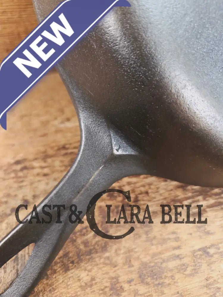 1940’s Griswold No. 8 Cast Iron Skillet with Small Block Logo 704 A. In beautiful condition. Almost mint Skillet