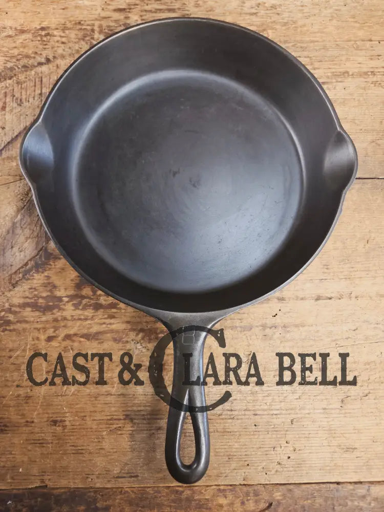 1940’s Griswold No. 8 Cast Iron Skillet with Small Block Logo 704 A. In beautiful condition. Almost mint Skillet
