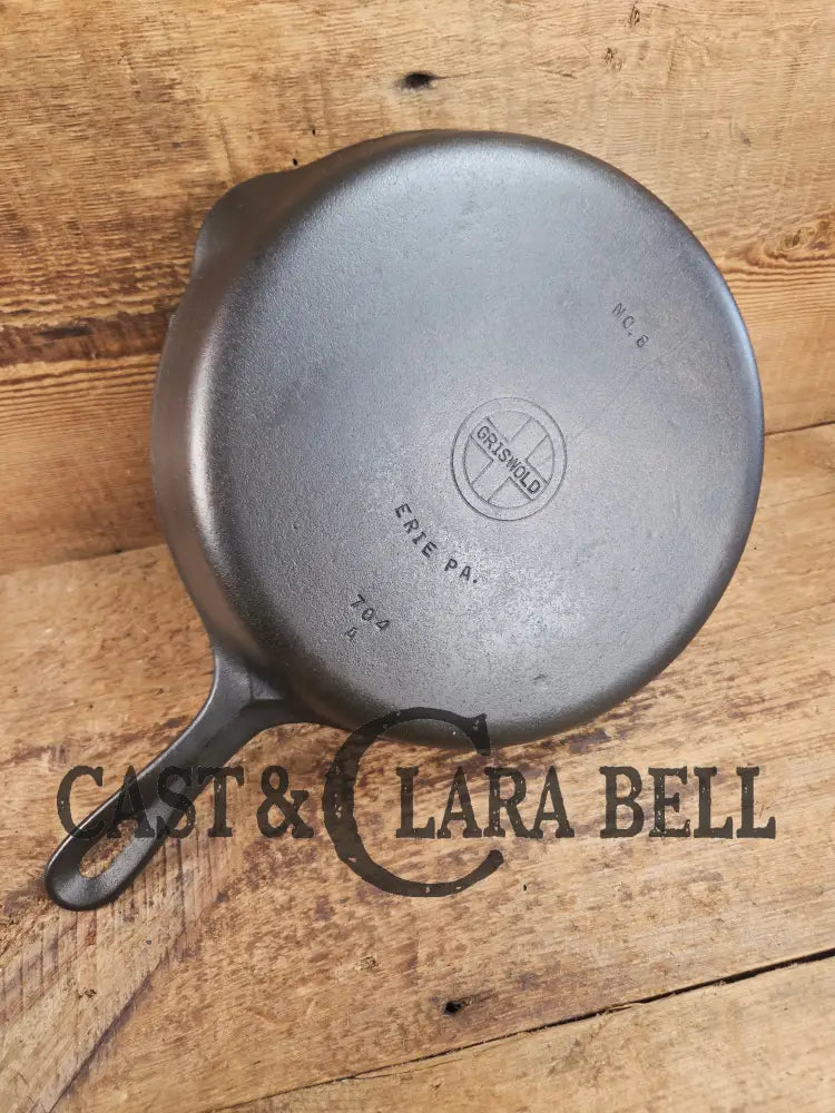 1940’s Griswold No. 8 Cast Iron Skillet with Small Block Logo 704 A. In beautiful condition. Almost mint Skillet