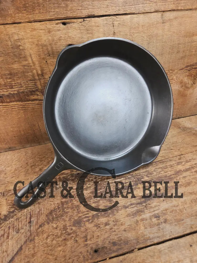 1940βs Griswold No. 8 Cast Iron Skillet with Small Block Logo 704 G Skillet