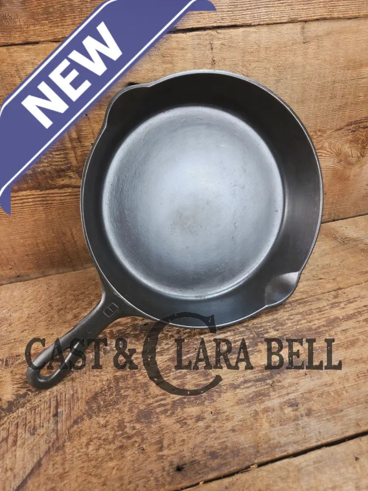 1940βs Griswold No. 8 Cast Iron Skillet with Small Block Logo 704 G Skillet