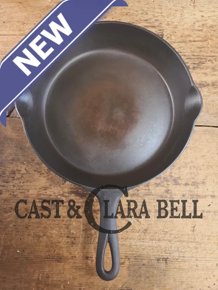1940’s Griswold No. 8 Cast Iron Skillet with Small Block Logo 704 J. In beautiful condition. Almost mint Skillet