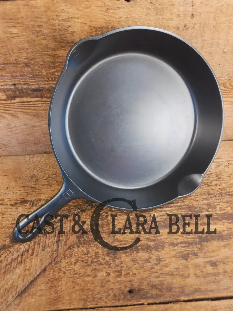 1940’s Griswold No. 8 Cast Iron Skillet with Small Block Logo 704 J. In beautiful condition. Almost mint - Skillet