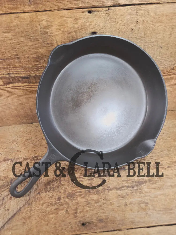 1940’s Griswold No. 8 Cast Iron Skillet with Small Block Logo 704 J. In beautiful condition. Almost mint Skillet