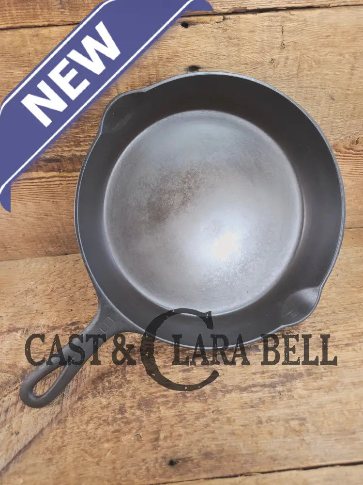 1940’s Griswold No. 8 Cast Iron Skillet with Small Block Logo 704 J. In beautiful condition. Almost mint Skillet