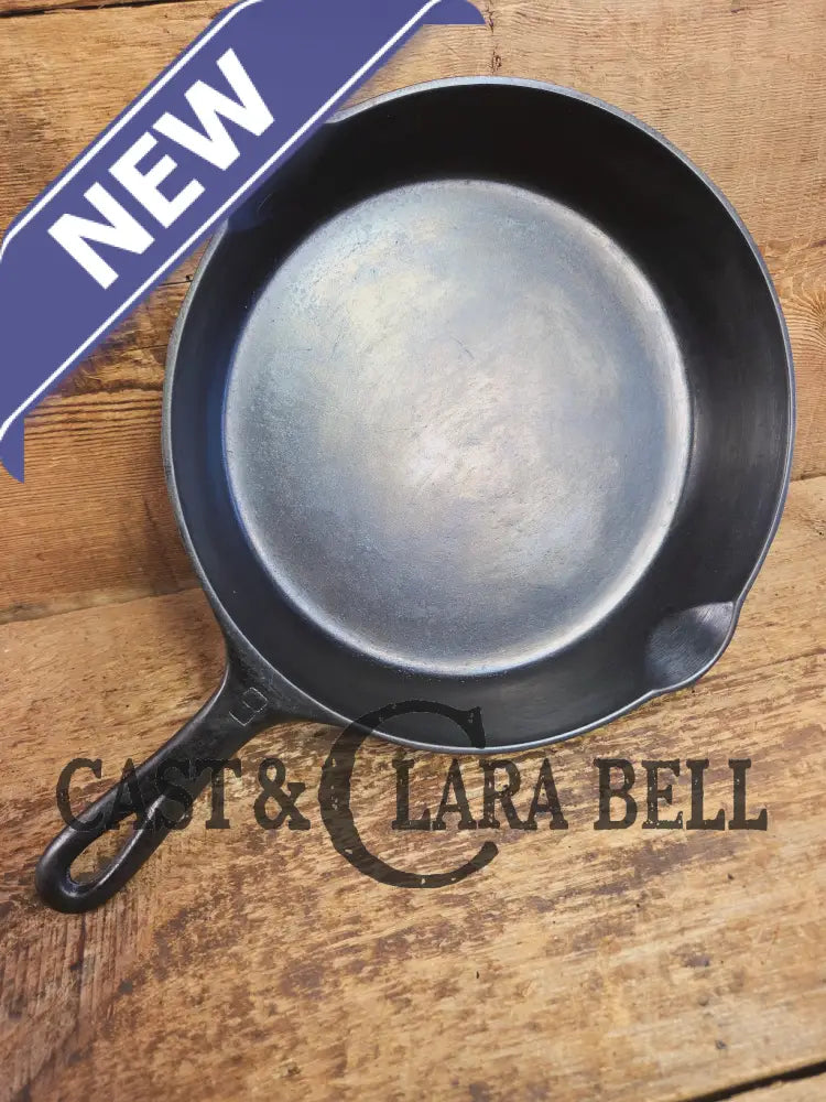 1940βs Griswold No. 8 Cast Iron Skillet with Small Block Logo 704 T Skillet