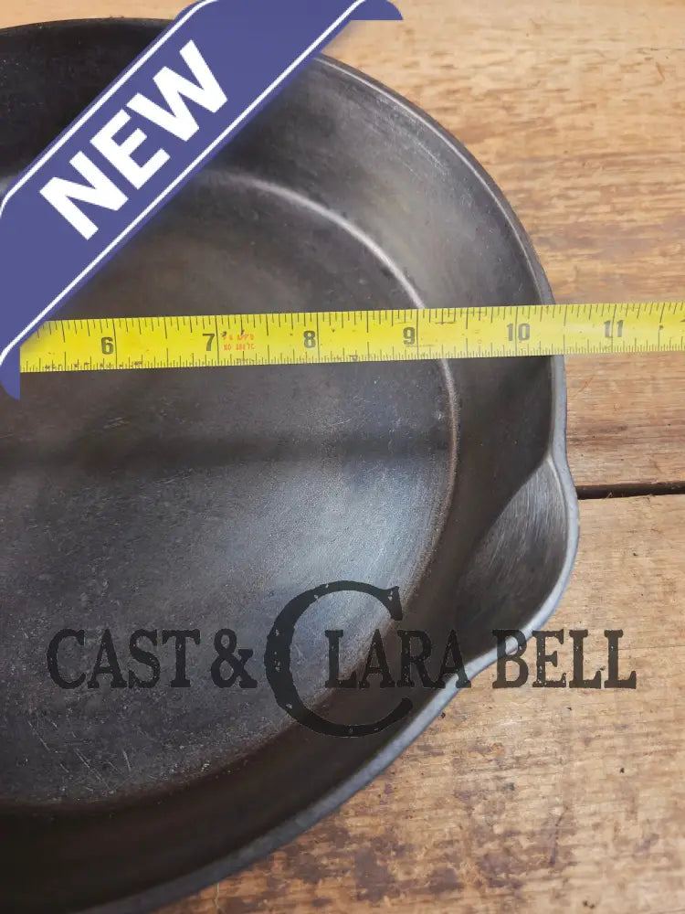1940βs Griswold No. 8 Cast Iron Skillet with Small Block Logo 704 T Skillet