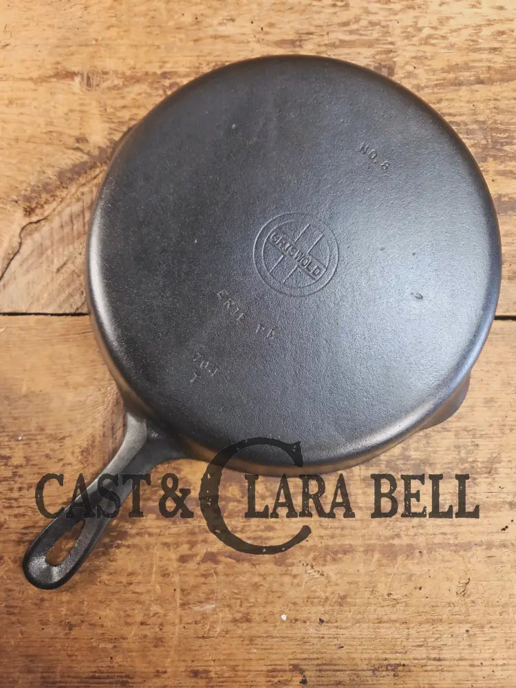 1940βs Griswold No. 8 Cast Iron Skillet with Small Block Logo 704 T Skillet