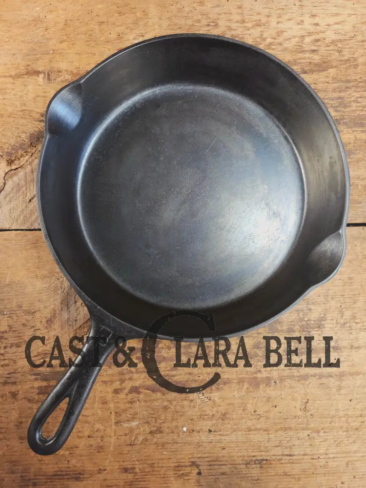 1940βs Griswold No. 8 Cast Iron Skillet with Small Block Logo 704 T Skillet