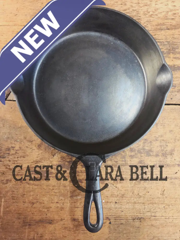 1940βs Griswold No. 8 Cast Iron Skillet with Small Block Logo 704 T Skillet