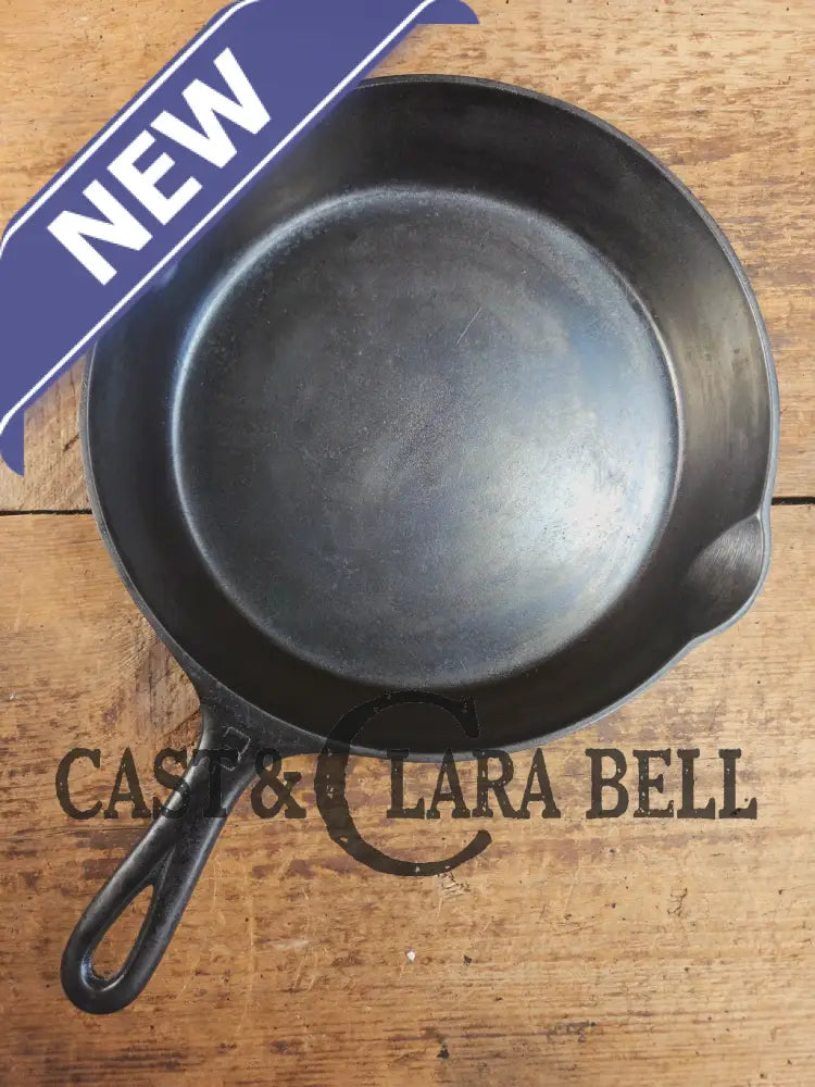 1940βs Griswold No. 8 Cast Iron Skillet with Small Block Logo 704 T Skillet