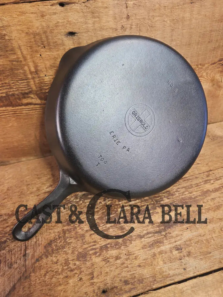 1940βs Griswold No. 8 Cast Iron Skillet with Small Block Logo 704 T Skillet