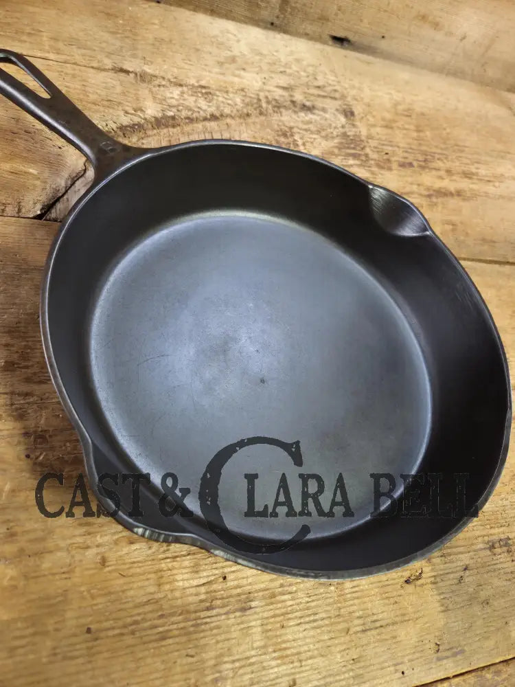 1940βs Griswold No. 8 Cast Iron Skillet with Small Block Logo and Smooth Bottom 704 N Skillet