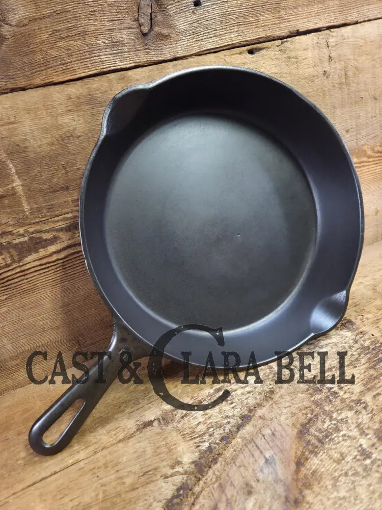 1940βs Griswold No. 8 Cast Iron Skillet with Small Block Logo and Smooth Bottom 704 N Skillet