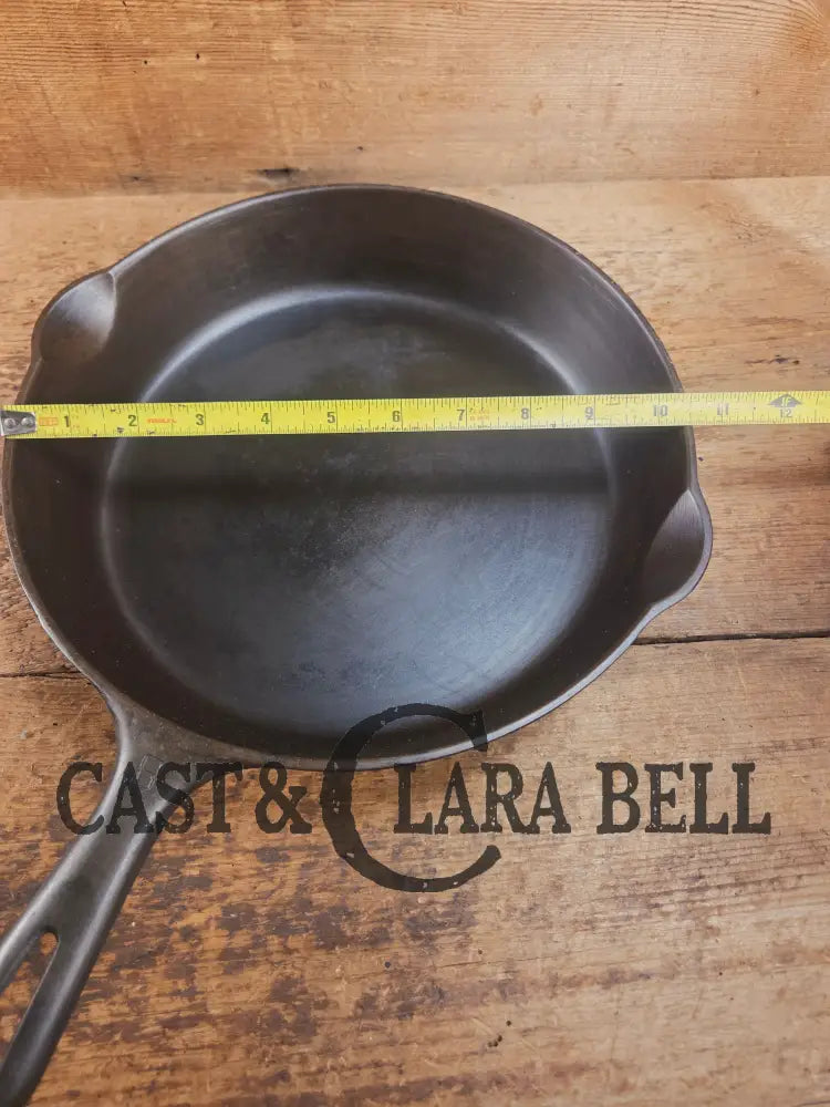 1940βs Griswold No. 8 Cast Iron Skillet with Small Block Logo and Smooth Bottom 704 N Skillet