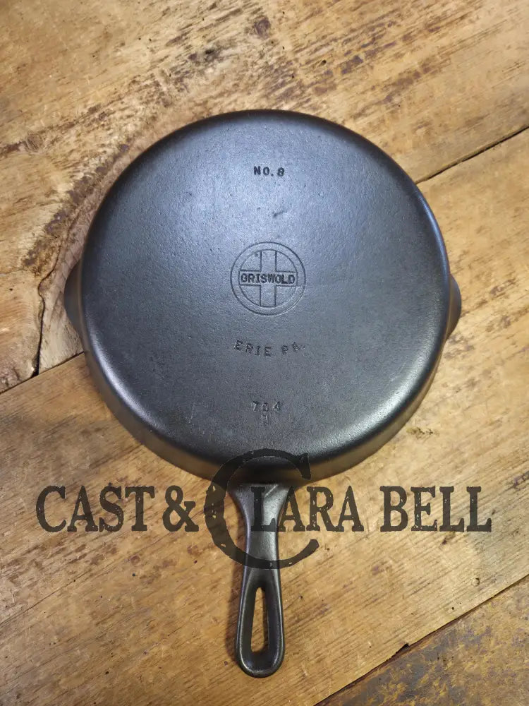 1940βs Griswold No. 8 Cast Iron Skillet with Small Block Logo and Smooth Bottom 704 N Skillet