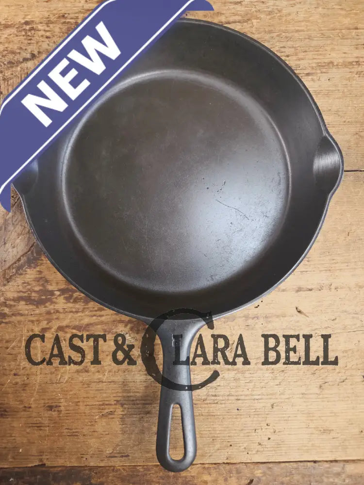 1940βs Griswold No. 8 Cast Iron Skillet with Small Block Logo and Smooth Bottom with GROOVE handle! 704 A Skillet
