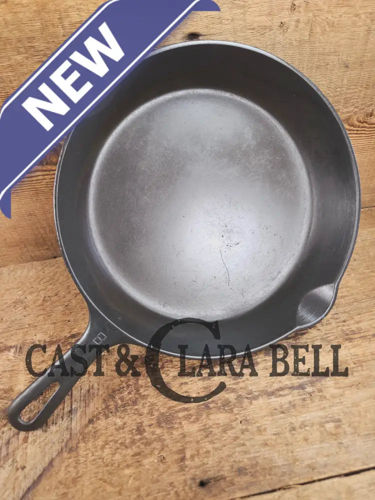 1940βs Griswold No. 8 Cast Iron Skillet with Small Block Logo and Smooth Bottom with GROOVE handle! 704 A Skillet