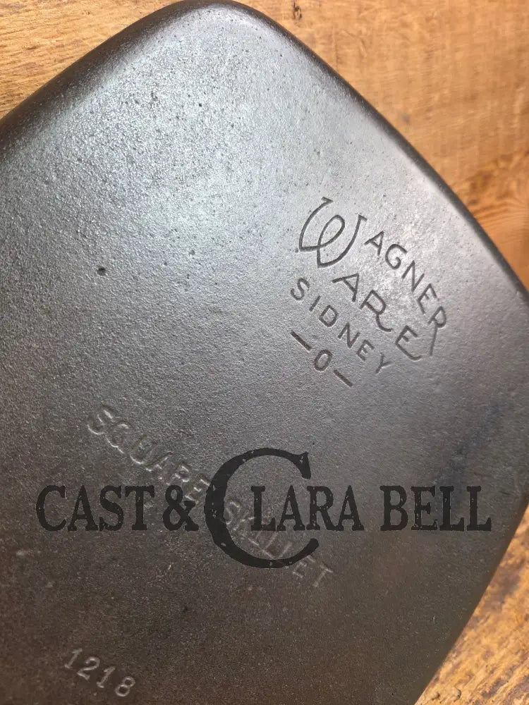 1940’s Wagner Square Skillet with Stylized Logo 1218 D. GREAT pan to have in the kitchen! Skillet