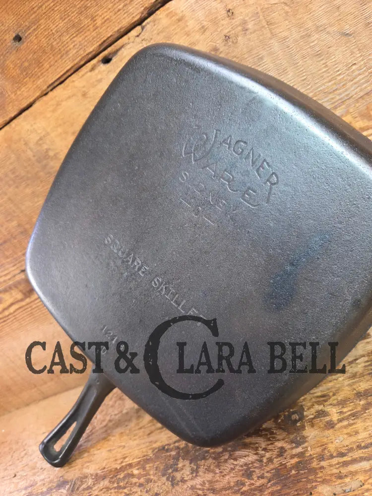 1940’s Wagner Square Skillet with Stylized Logo 1218 D. GREAT pan to have in the kitchen! Skillet