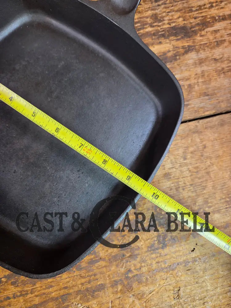 1940’s Wagner Square Skillet with Stylized Logo 1218 D. GREAT pan to have in the kitchen! Skillet