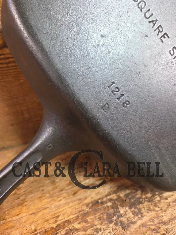 1940’s Wagner Square Skillet with Stylized Logo 1218 D. GREAT pan to have in the kitchen! Skillet