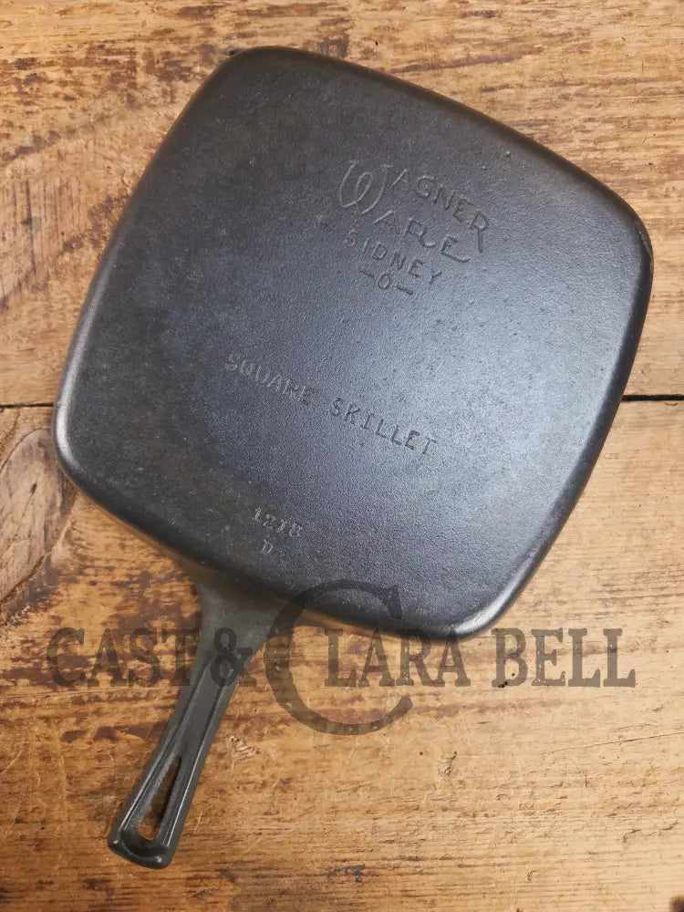 1940βs Wagner Square Skillet with Stylized Logo 1218 D. GREAT pan to have in the kitchen! Skillet