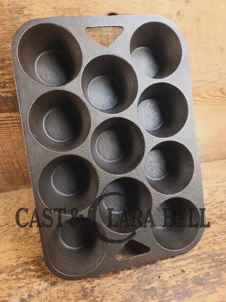 1950βs Era Wagner Cast Iron Popover Pan 11 cup. Perfect for cornbread muffins or popovers SC24 - Bakeware