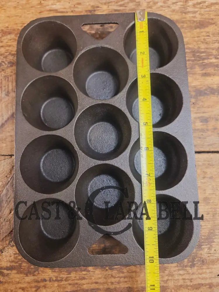 1950βs Era Wagner Cast Iron Popover Pan 11 cup. Perfect for cornbread muffins or popovers SC24 - Bakeware