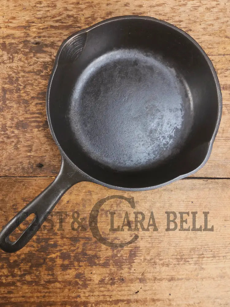 1950’s Wagner made Griswold #4 Skillet with Smooth Bottom. A fantastic #4 skillet Skillet