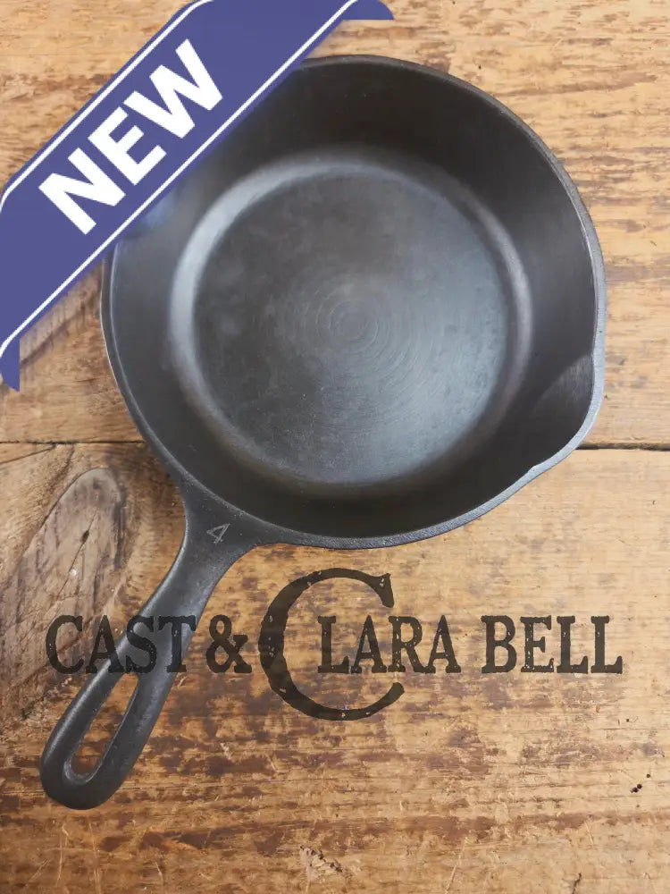 1950βs Wagner made Griswold #4 Skillet with Smooth Bottom. Very cool tough to find egg skillet! Skillet