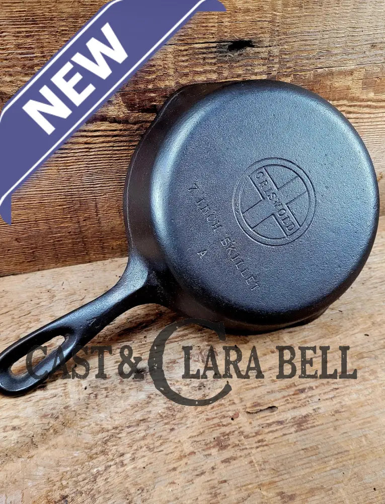 1950βS Wagner Made Griswold #4 Skillet With Smooth Bottom. Very Cool Tough To Find Egg Skillet!