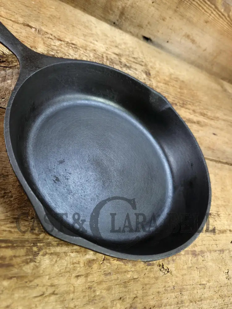 1960βs era Lodge #6 Cast Iron Skillet SK with 3 Notch Heat Ring βHβ. Great daily user!