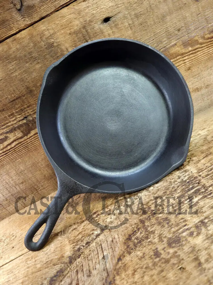 1960βs era Lodge #6 Cast Iron Skillet SK with 3 Notch Heat Ring βHβ. Great daily user!