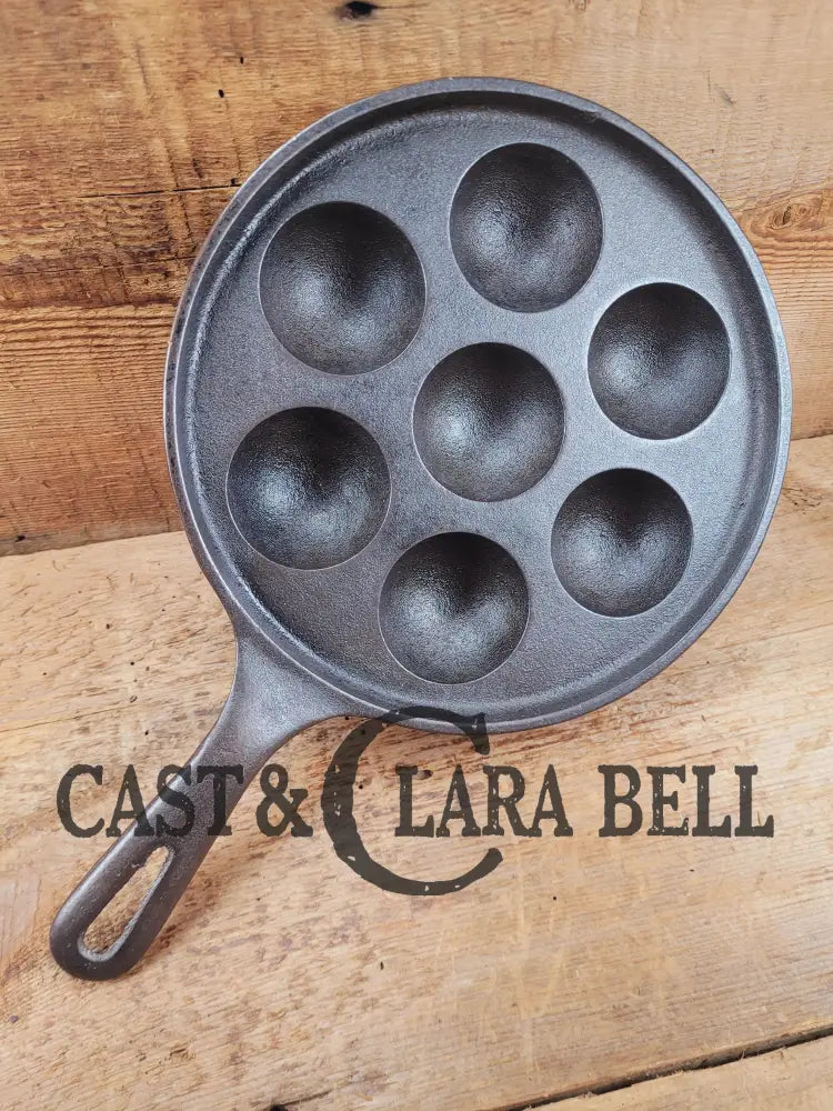 1960βS Era Wagner Made Griswold No. 32 Cast Iron Aebleskiver 962. Perfect For Poached Eggs And