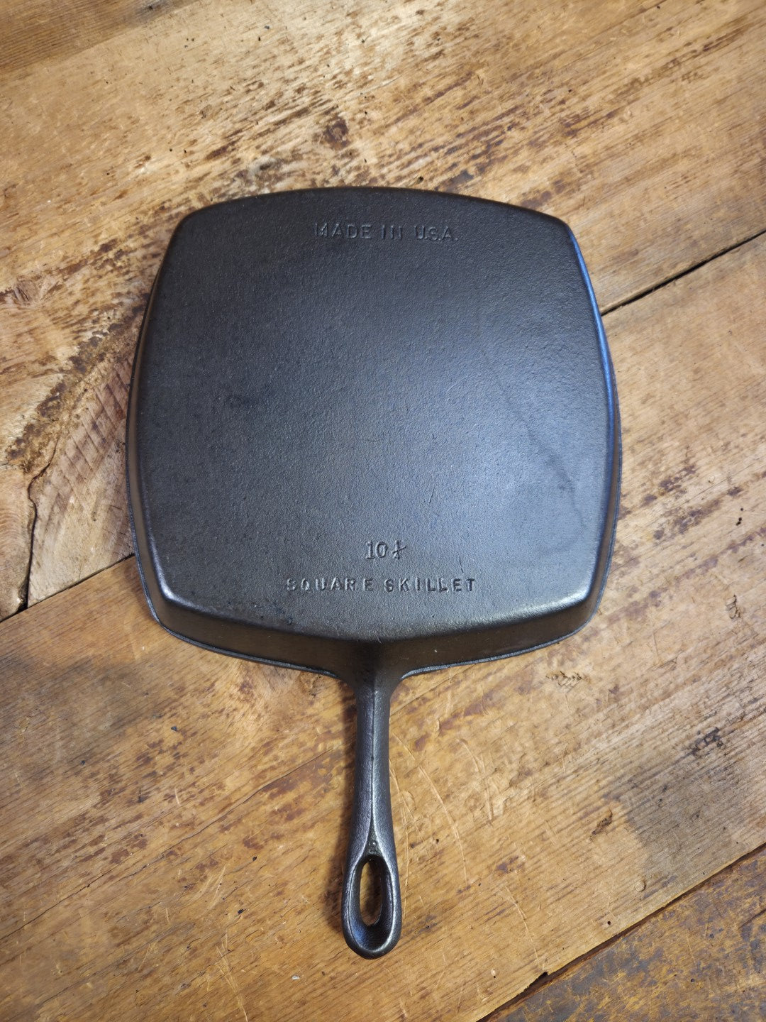 Great daily workhorse! 1960’s era Birmingham (BSR) Stove & Range cast iron square fryer skillet Skillet