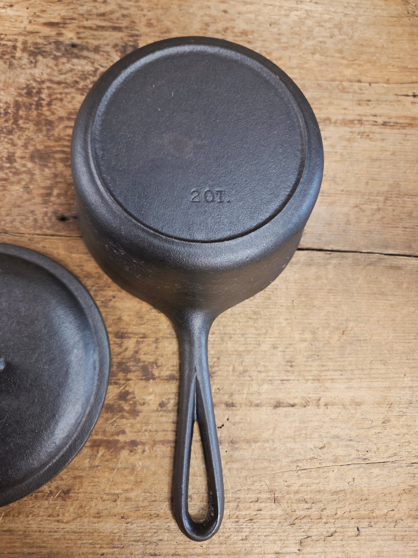 Lovely Lodge #2 quart sauce pan with lid!  Perfect bean pot for your grill!