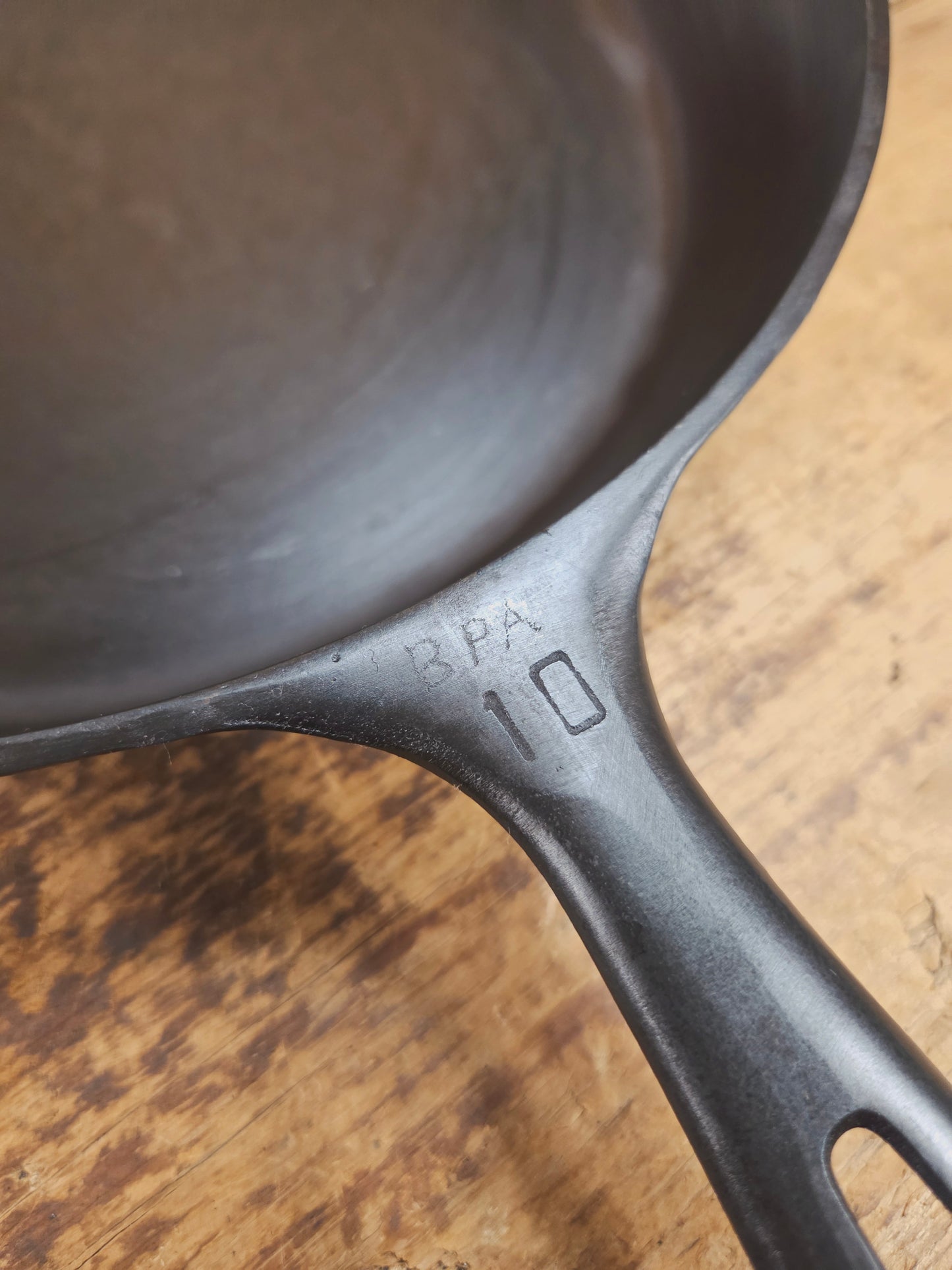 Big 1940's Griswold #10 Skillet with Small Block Logo and Heat Ring, 716 E. Fantastic every day pan, Getting harder to find these!