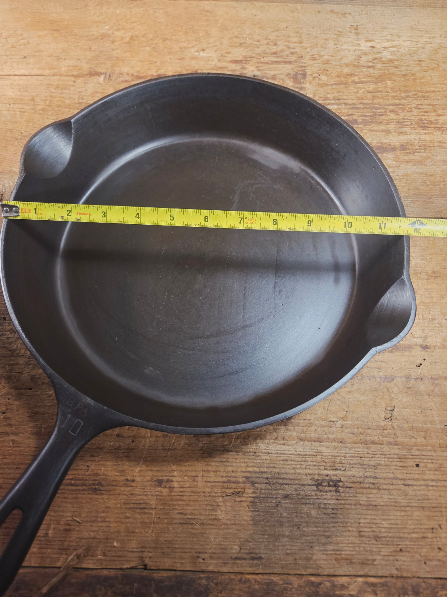 Big 1940's Griswold #10 Skillet with Small Block Logo and Heat Ring, 716 E. Fantastic every day pan, Getting harder to find these!