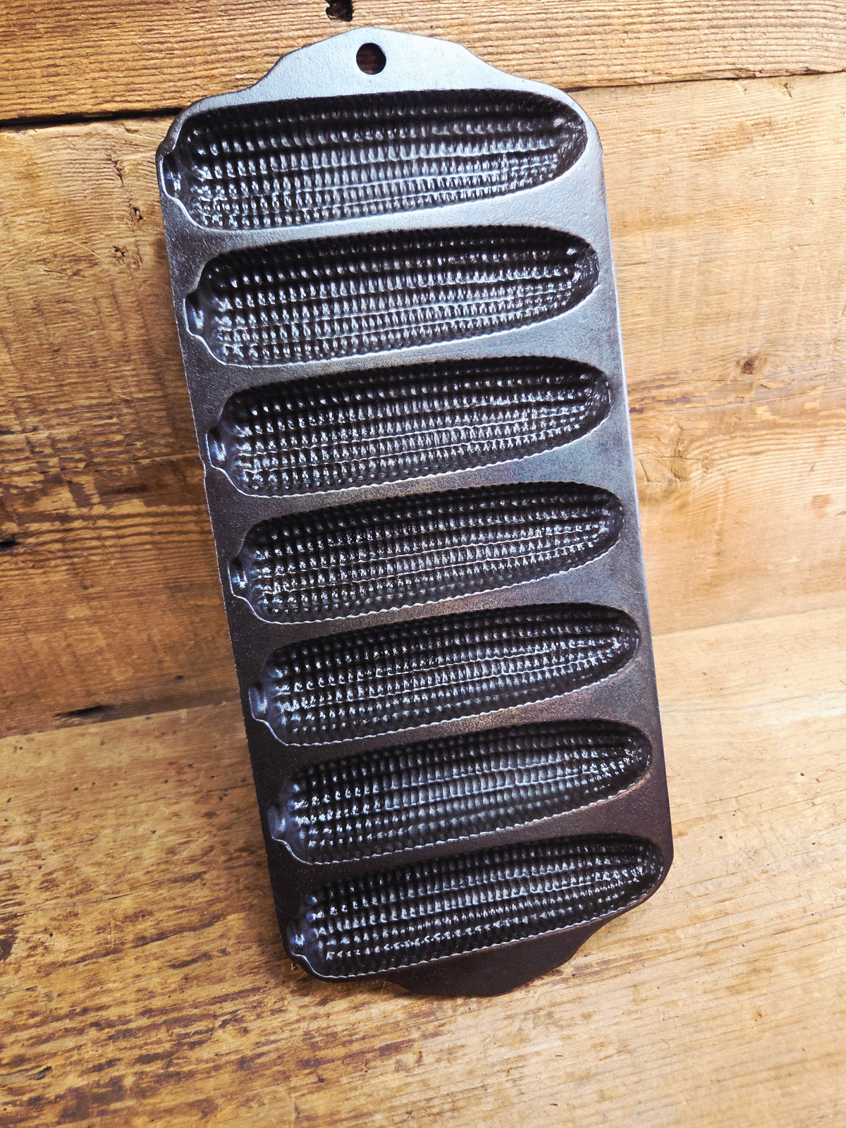 Beautiful Griswold No. 273 Crispy Corn Stick Pan p/n 930. Great gift idea or a perfect gift for you! Restored and Ready
