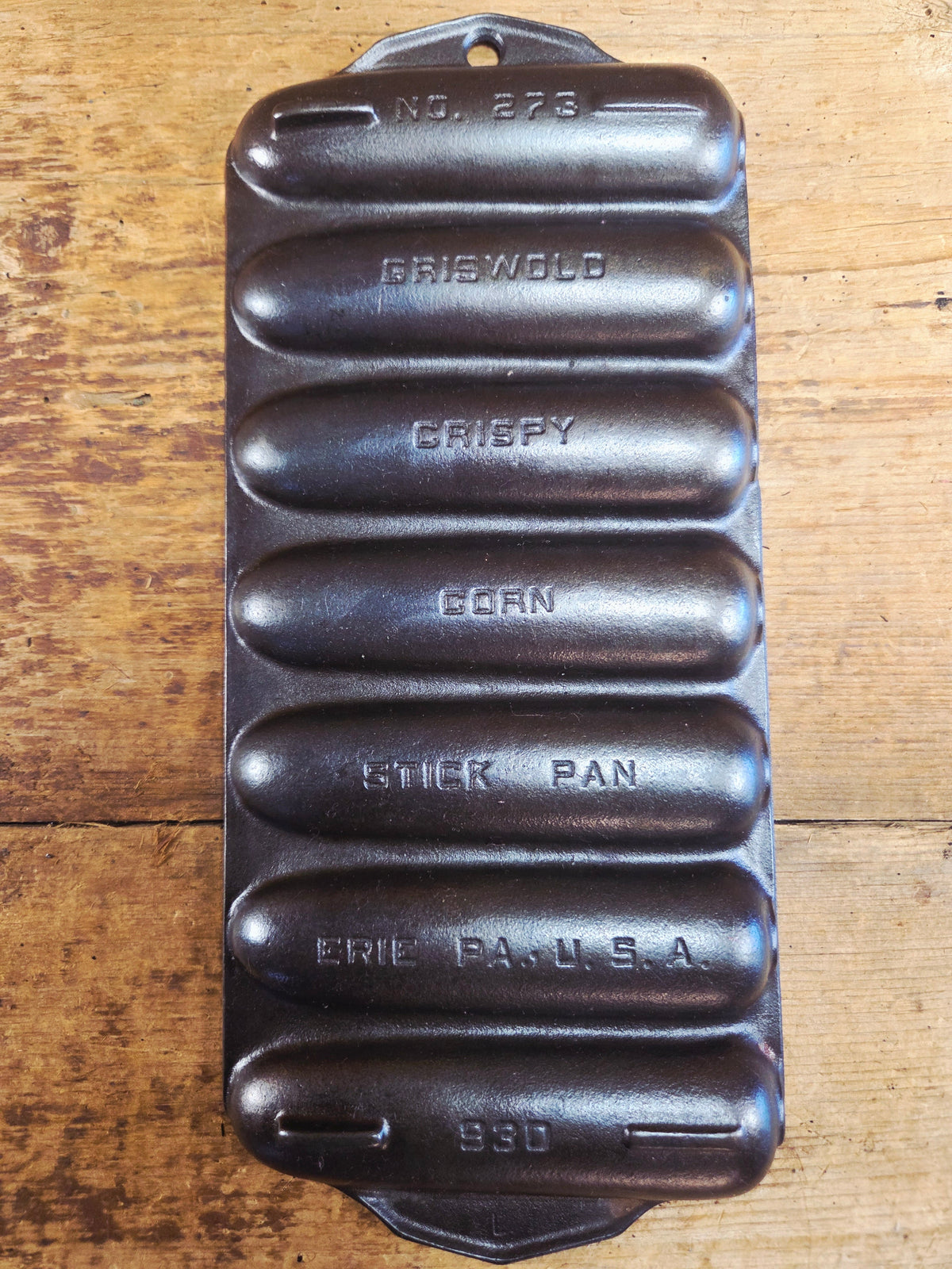 Beautiful Griswold No. 273 Crispy Corn Stick Pan p/n 930. Great gift idea or a perfect gift for you! Restored and Ready