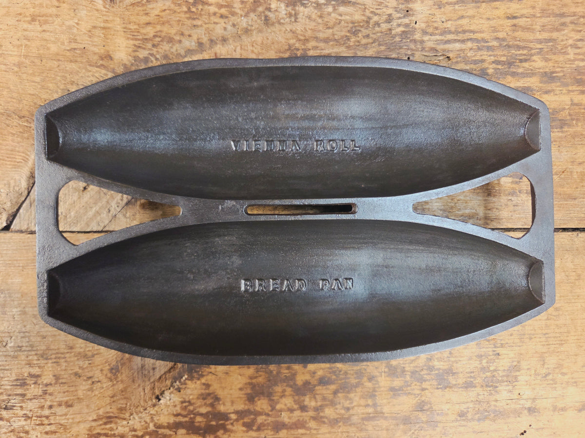 Calling all sourdough fanatics! This Griswold 2 Cup Vienna Bread Pan is a tough one to find! 1920’s Era Raised Letter