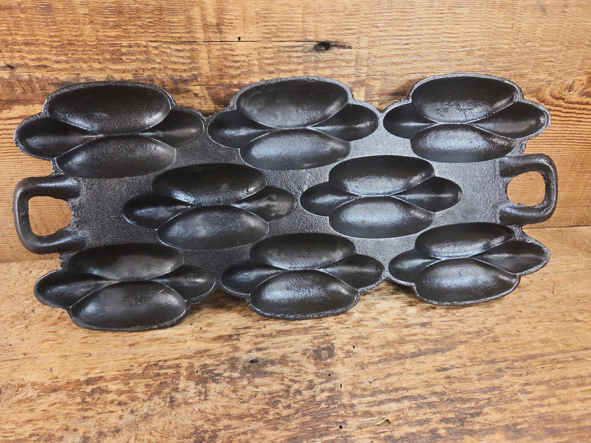 Amazing! 1865-1900 G.M. Filley No. 4 Gem Pan. Rare Piece hard to find. See pics and Description Bakeware