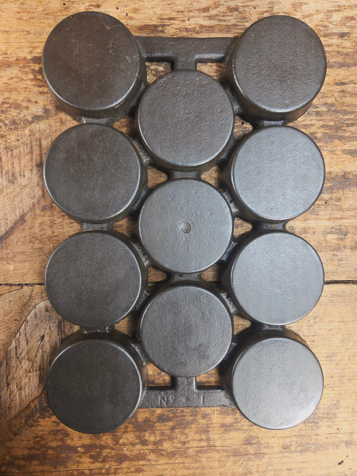 HTF 1920’s Griswold No. 1 Gem Pan Variation 1 11 cup p/n 940. Rarity 4 Bakeware