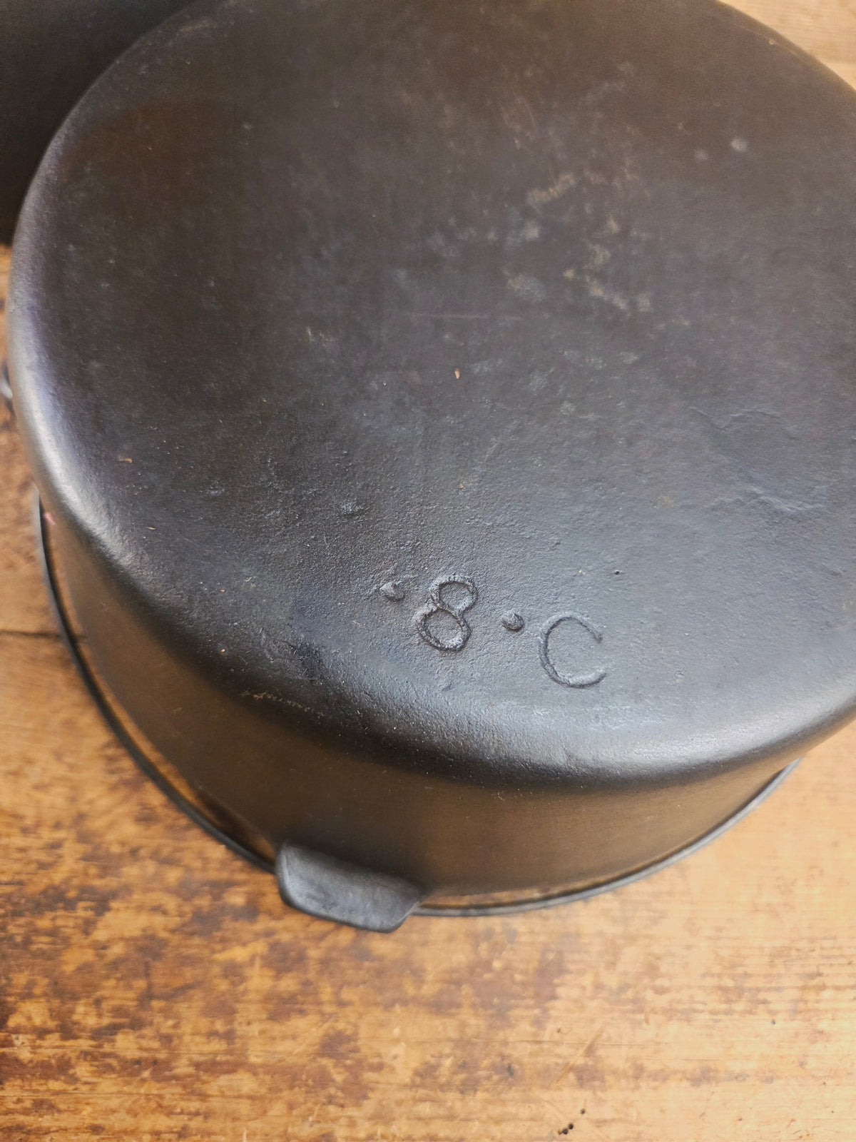 Early Birmingham Stove & Range (BSR) Red Mountain Series #8C Dutch oven with hand scribed numbers Dutch Ovens Trivets &