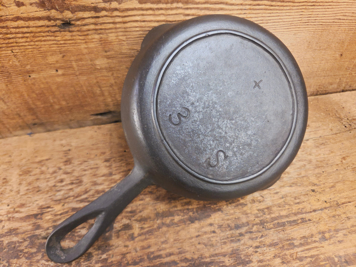 Amazing gift idea! Early Birmingham Stove & Range #3 ’S’ Series Egg Skillet Red Mountain Series. Restored and Ready to